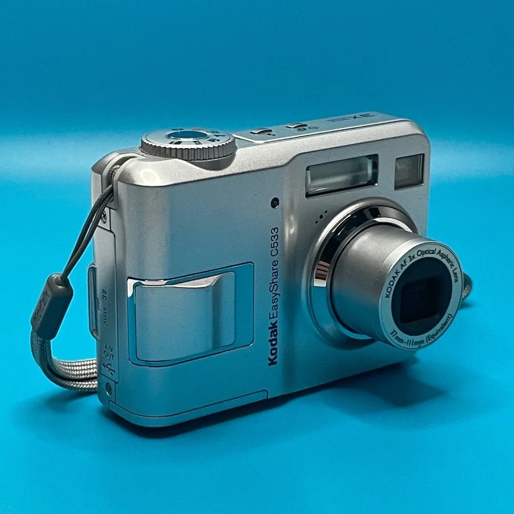 Kodak EasyShare C533 Digital Camera Silver 5.0MP 3x Optical Zoom Y2K Bundle
